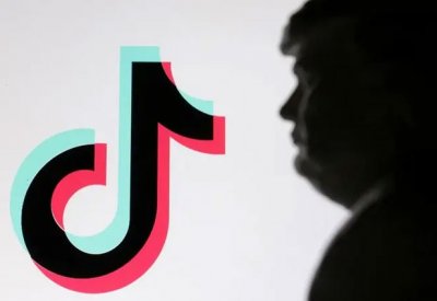 ترامب يكلف فانس ووالتز بإنقاذ شركة تيك توك