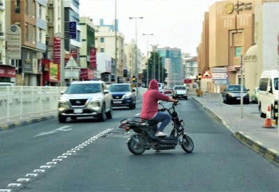 "المرور": منع سير "السكوتر" في الشوارع العامة الرئيسية
