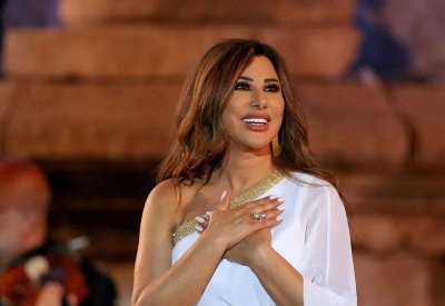 جدل تثيره نجوى كرم وعلم سوريا.. وفيديو السقوط يتصدر