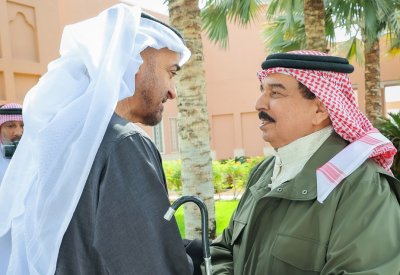 جلالة الملك المعظم يلتقي صاحب السمو رئيس دولة الامارات العربية المتحدة في مقر إقامة جلالته في أبوظبي