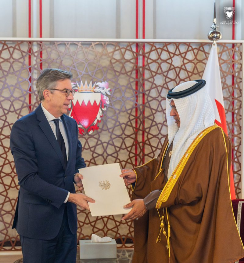 نائب جلالة الملك ولي العهد يتسلم دعوتين موجهتين إلى جلالة الملك المعظم من فخامة رئيس الجمهورية الفرنسية