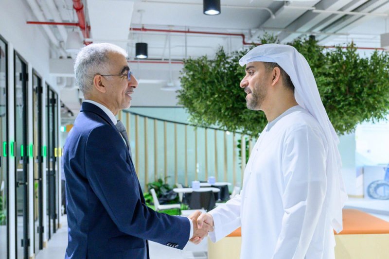 وزير الأشغال يبحث تعزيز التعاون البحريني - الإماراتي في مجال البنية التحتية