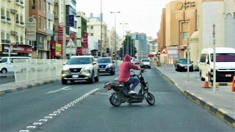 "المرور": منع سير "السكوتر" في الشوارع العامة الرئيسية