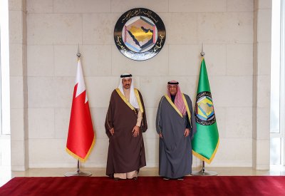 وزير المواصلات والاتصالات يبحث المشروعات التكاملية مع أمين عام مجلس "التعاون"