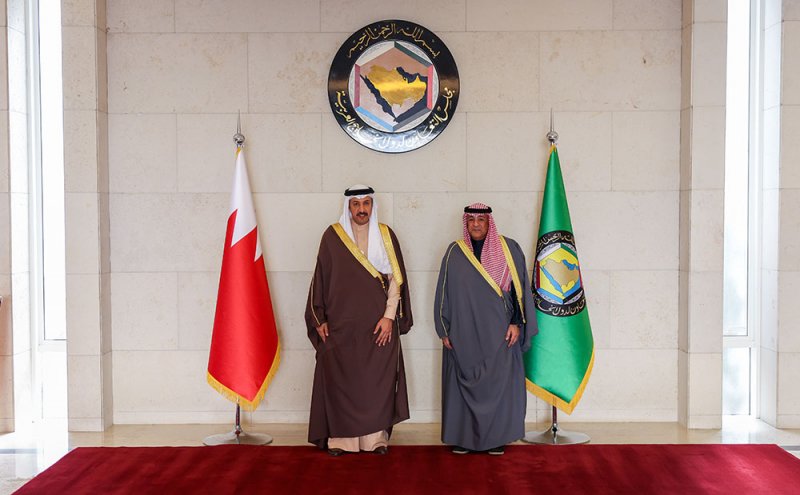 وزير المواصلات والاتصالات يبحث المشروعات التكاملية مع أمين عام مجلس "التعاون"