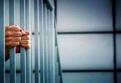 السجن خمس سنوات لمتهم استعمل حكماً قضائيا مزورًا