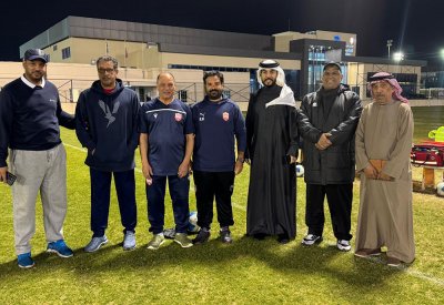 خليفة بن علي يشهد تدريبات "القدامى" ويحفز اللاعبين على المنافسة