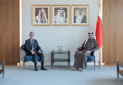 وزير المواصلات والاتصالات يستقبل سفير الجمهورية الفرنسية لدى مملكة البحرين