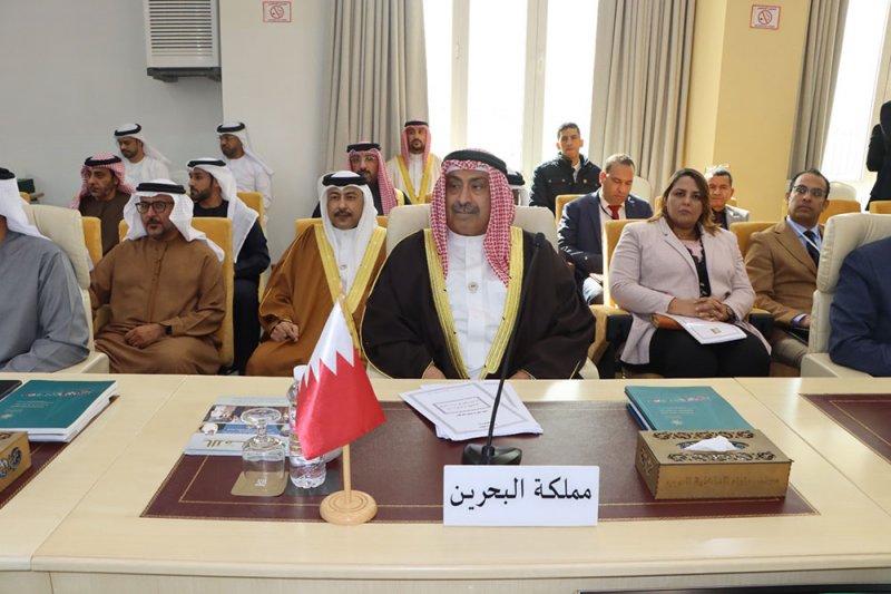 وكيل وزارة الداخلية يترأس وفد البحرين في الاجتماع التحضيري لمجلس وزراء الداخلية العرب 