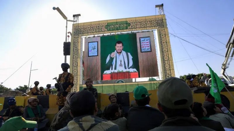 الحوثي: سنعود للهجمات إذا فرض ترامب تهجير أهل غزة