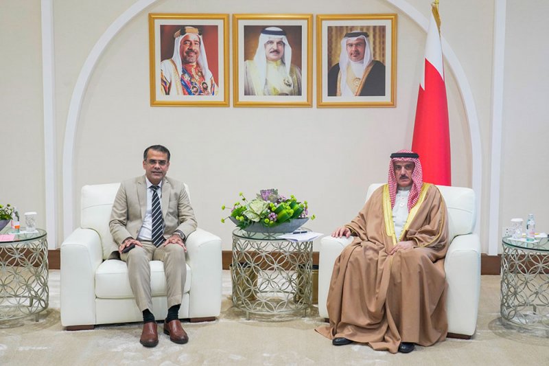 رئيس مجلس النواب يبحث تعزيز التعاون البرلماني بين البحرين وباكستان