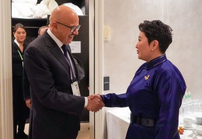 وزير الخارجية يجتمع مع وزيرة خارجية جمهورية منغوليا