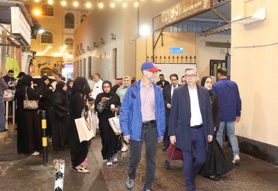 دبلوماسيون يشيدون بمبادرة “البلاد” للاحتفال بـ “الناصفة”