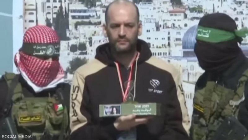 "ساعة رملية".. هدية من حماس إلى نتنياهو