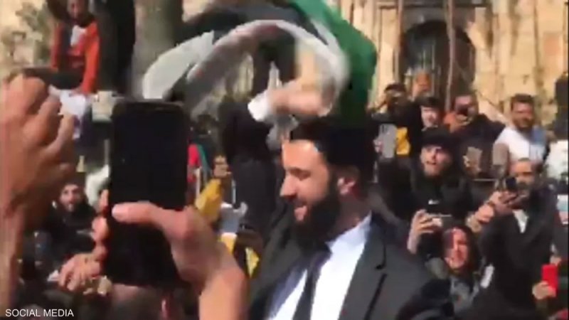 استقبال حاشد لأحمد الشرع في اللاذقية