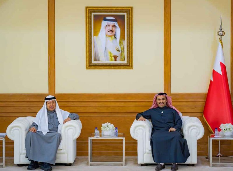 وزير الإعلام يستقبل رئيس مجلس إدارة مؤسسة البلاد الإعلامية ويشيد بدور الصحافة في توثيق المنجزات الوطنية في المملكة