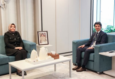 الرئيس التنفيذي لـ"المهن الصحية" يبحث التعاون الطبي مع السفيرة التركية