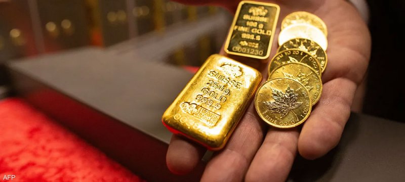 الذهب يهبط بفعل جني الأرباح وآمال سلام بين روسيا وأوكرانيا