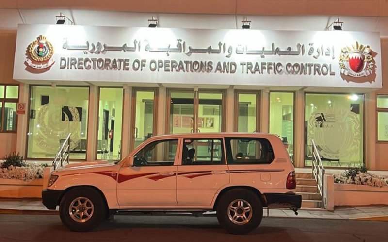 ضبط سائق مركبة لتعريضه سلامة مستخدمي الطريق للخطر من خلال الاستعراض بمركبته
