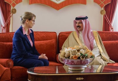 جلالة الملك المعظم يستقبل الأمين العام للمركز الدولي لتسوية منازعات الإستثمار نائبة رئيس البنك الدولي