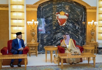 استعراض العلاقات الاستراتيجية بين البحرين وماليزيا