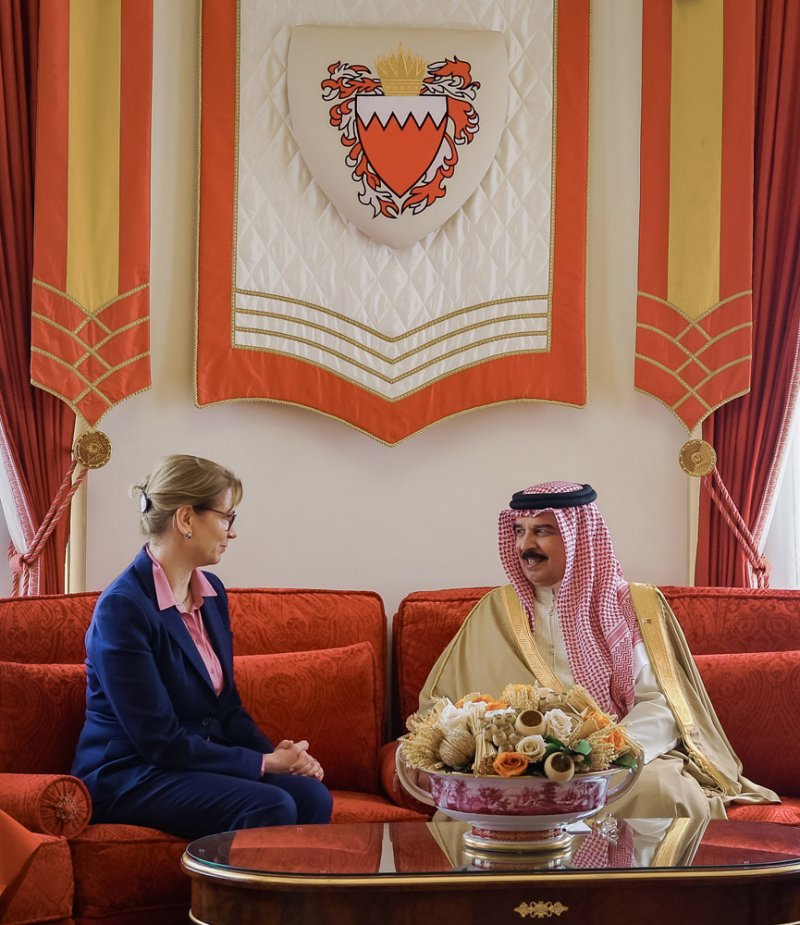 جلالة الملك المعظم يستقبل الأمين العام للمركز الدولي لتسوية منازعات الإستثمار نائبة رئيس البنك الدولي