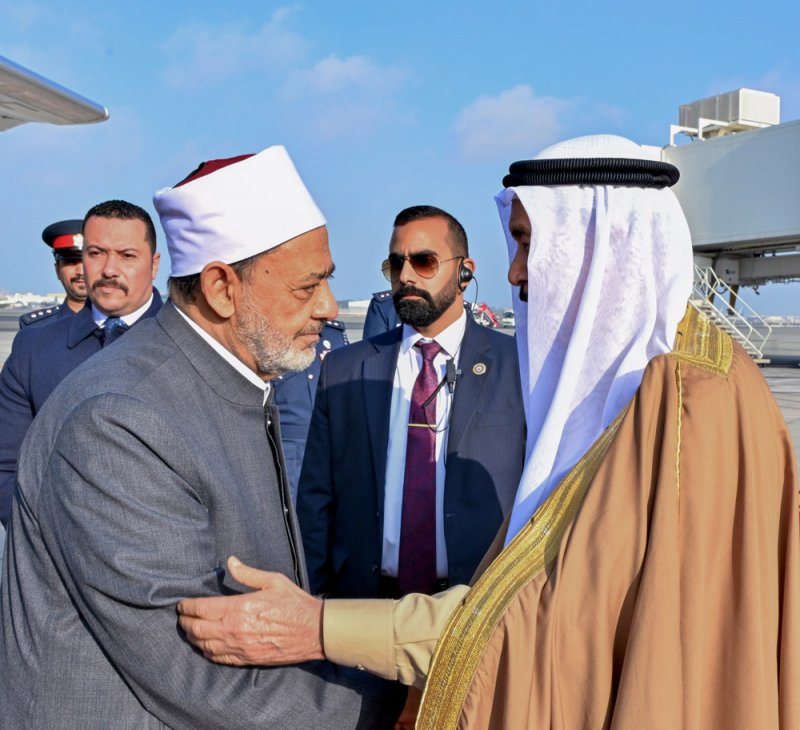 فضيلة الإمام الأكبر شيخ الأزهر الشريف يغادر البلاد