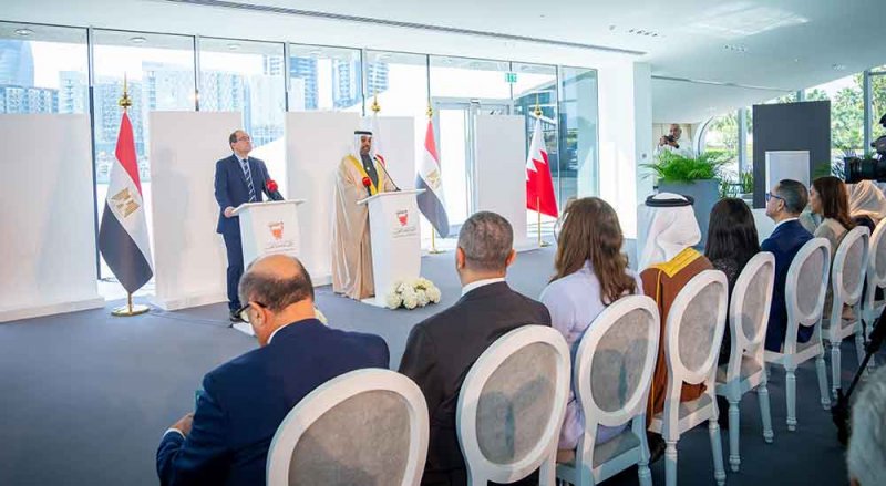 وزير "المالية" يؤكد على أهمية مواصلة توطيد أواصر التعاون بين  البحرين ومصر