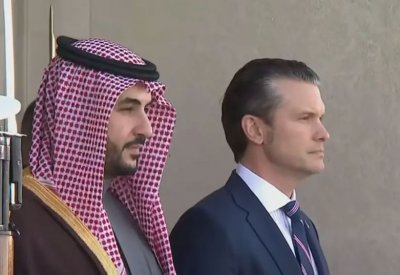 وزيرا الدفاع السعودي والأمريكي يبحثان التعاون العسكري والدفاعي