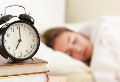للوقاية من نزلات البرد.. كم عدد ساعات النوم اللازمة لنظام مناعي مثالي؟