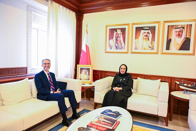 وزيرة الإسكان والتخطيط العمراني تستقبل سفير الولايات المتحدة الأمريكية لدى مملكة البحرين