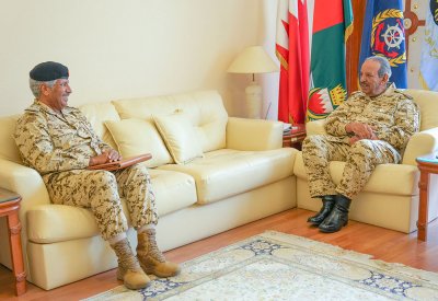 القائد العام يستقبل قائد وحدة هندسة الميدان الملكية