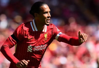 قائد ليفربول يعلق على احتفال الجماهير.. ويطالب بالهدوء