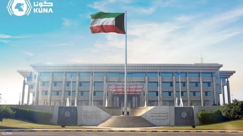 وزير الداخلية الكويتي يكشف أسباب سحب الجنسية