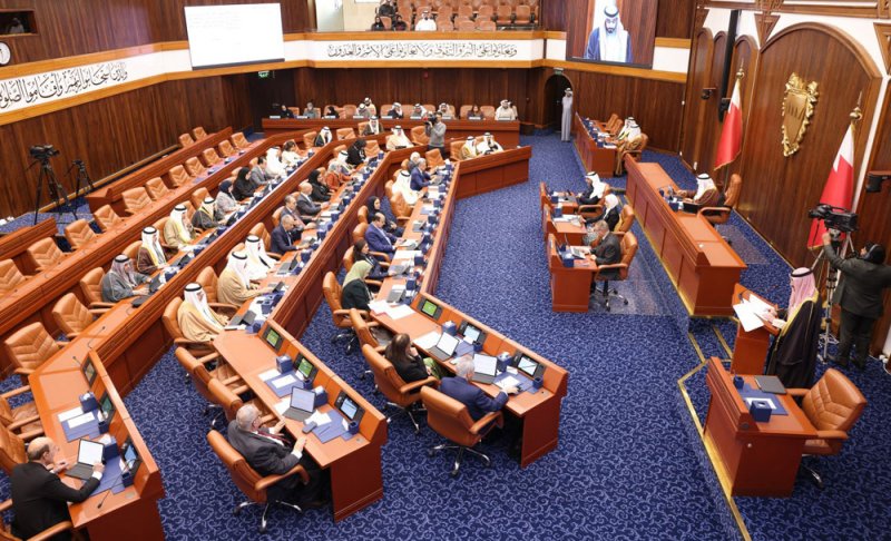 مجلس الشورى يرفض ضريبة تحويلات الأجانب ويوافق على تعديل قانون مكافحة التدخين