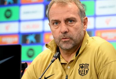 مدرب برشلونة: لم يتوقع أحد منافستنا على ألقاب هذا الموسم