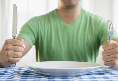 دراسة تكشف كيف يستجيب الجسم لفترات الصيام الطويلة