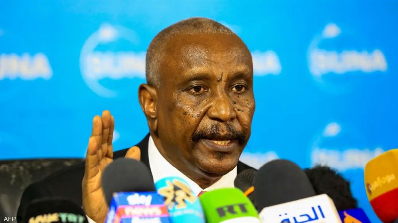 توقيف سياسي سوداني بمطار نيروبي بناءً على مذكرة من الإنتربول