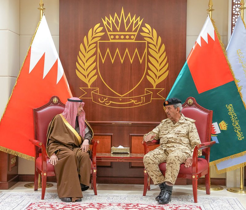القائد العام لقوة دفاع البحرين يستقبل سفير المملكة العربية السعودية لدى مملكة البحرين
