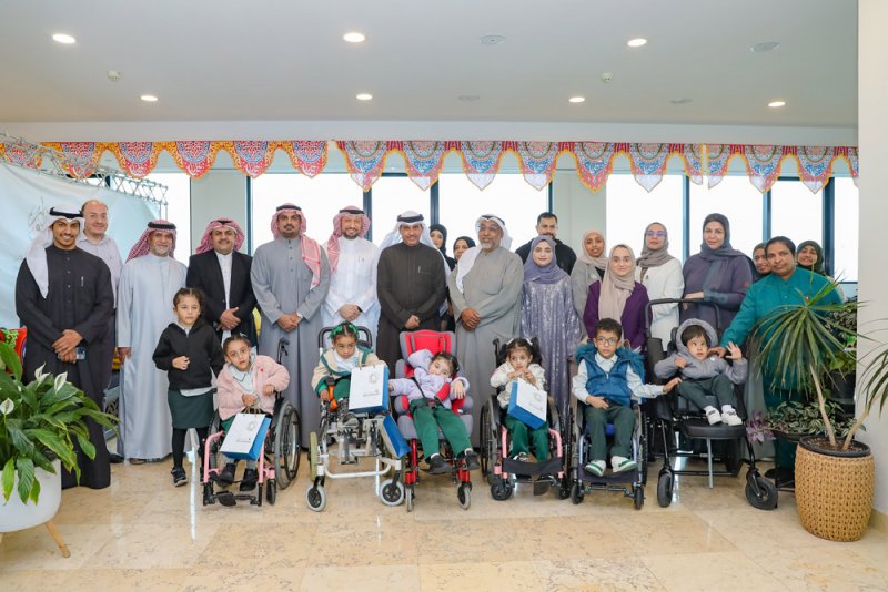 البنك الأهلي المتحد يتبرع لجمعية الكلمة الطيبة لصالح حملة "أمل لعلاج أطفال الشلل الدماغي"