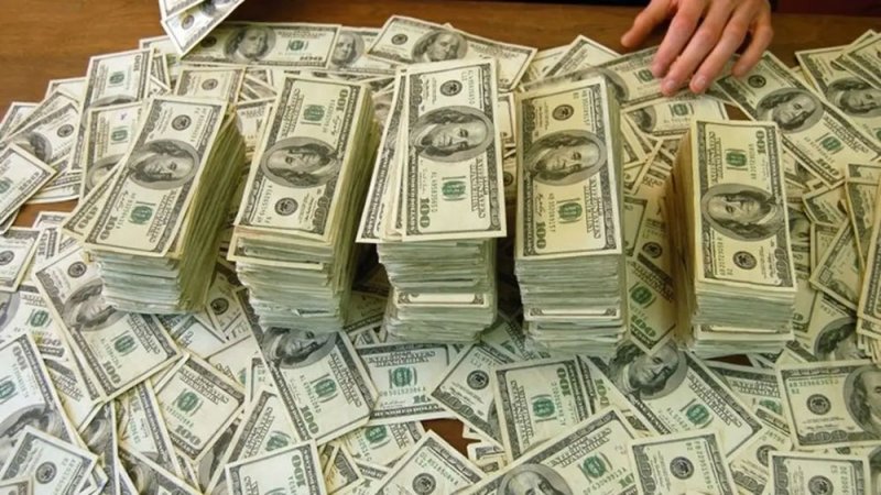 بنك بريطاني يدفع 774 مليون دولار لـ12 مليون شخص.. لسبب غير معهود!