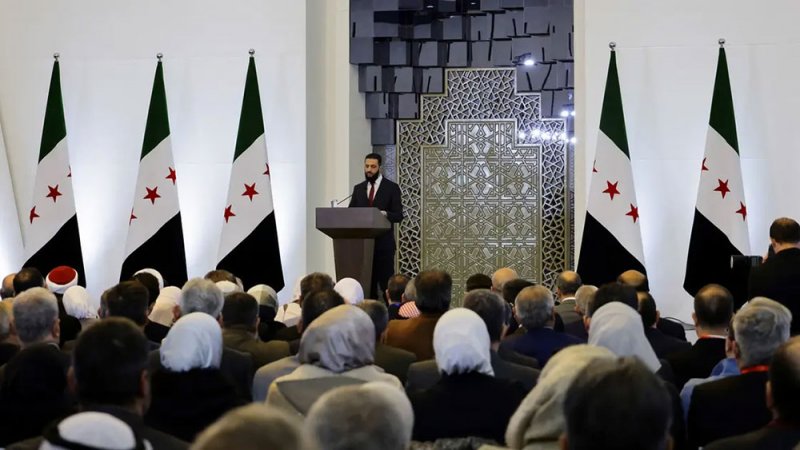 مسودة دستور سوريا: مرحلة انتقالية لـ5 سنوات ورئيس مسلم