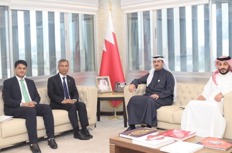 وزير العدل والشؤون الإسلامية والأوقاف يستقبل سفير جمهورية بنغلاديش الشعبية لدى مملكة البحرين