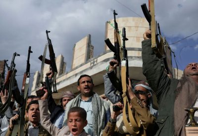 تقارير أميركية: 3 أهداف لضربات واشنطن على الحوثيين