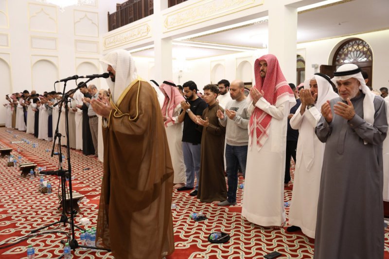 صلاة التراويح في جامع سمو الشيخة موزة بإمامة فضيلة الشيخ خالد أنس