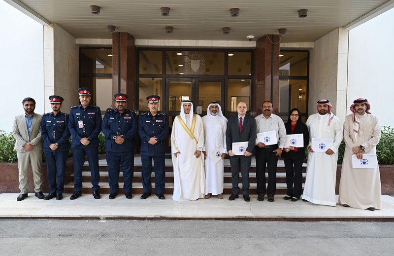 وكيل وزارة الداخلية لشئون الجنسية والجوازات والإقامة يكرم عدد من ممثلي المؤسسات الوطنية والشركات والجمعيات