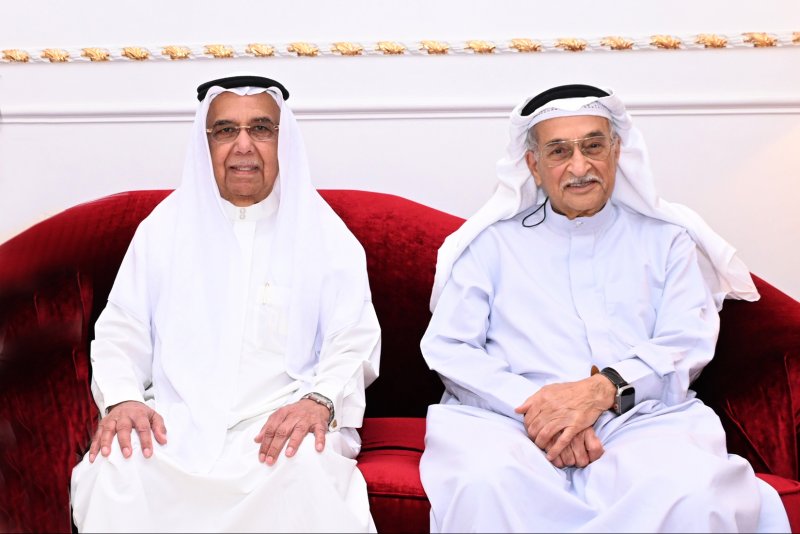 رئيس مجلس إدارة مدرسة النور العالمية يقيم مأدبة إفطار