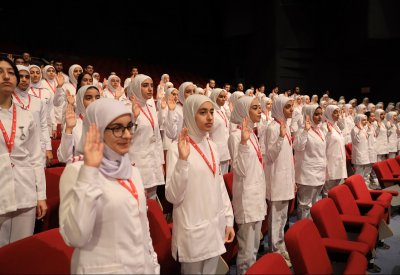 300 بعثة لتخصص التمريض