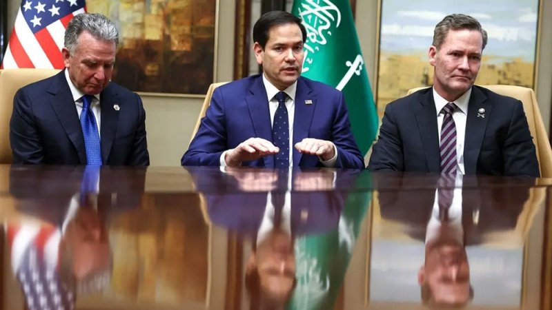 "دبلوماسية مكوكية بين الغرف".. تفاصيل مباحثات السعودية