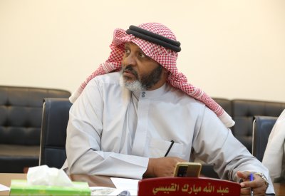 تركيب شاشتي عرض ومكبرات صوت بممشى مدينة حمد